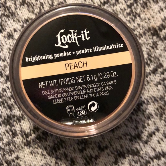 KVD Lock-It Brightening Powder - Peach - Picture 5 of 5